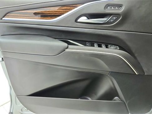 Used 2023 Cadillac Escalade Premium Luxury w/ Performance Package image 39
