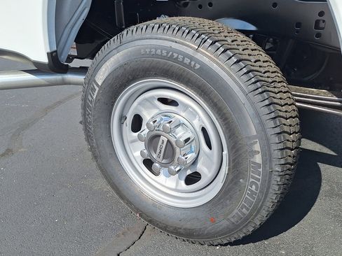 New 2026 Ford F250 XL w/ XL Chrome Package image 21