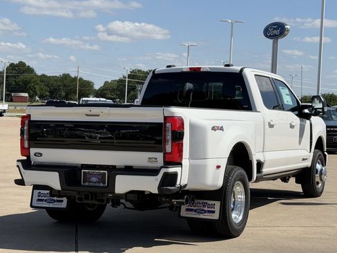 New 2026 Ford F350 Platinum AWD/4WD image 4