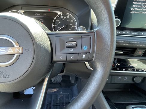 Used 2023 Nissan Rogue SV AWD/4WD image 19
