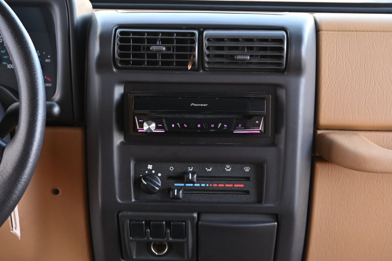 Used 1998 Jeep Wrangler SE AWD/4WD image 22