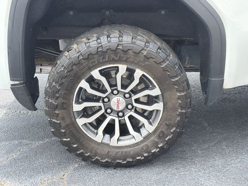Used 2021 GMC Sierra 1500 AT4 w/ Technology Package AWD/4WD image 36