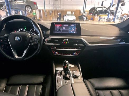 Used 2019 BMW 530i w/ Convenience Package RWD image 13