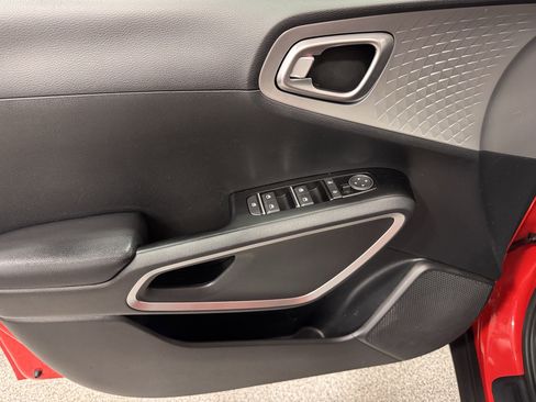 Used 2021 Kia Soul LX image 21