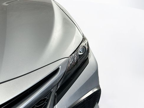 Used 2023 Toyota Camry SE FWD image 9