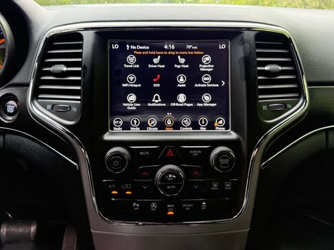 Used 2018 Jeep Grand Cherokee Limited AWD/4WD image 19