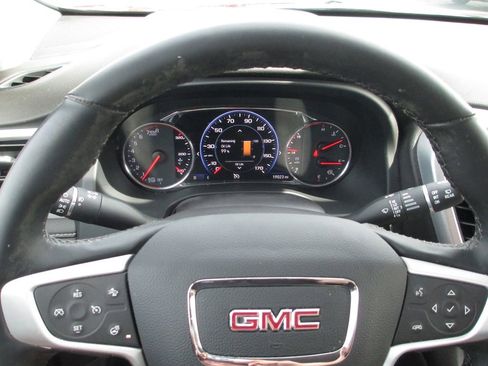 Used 2023 GMC Acadia SLT w/ Technology Package image 35