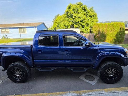 Used 2015 Toyota Tacoma 4x4 Double Cab w/ TRD Sport Package image 4