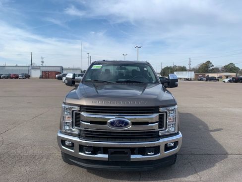 Used 2019 Ford F250 XLT w/ XLT Premium Package image 2