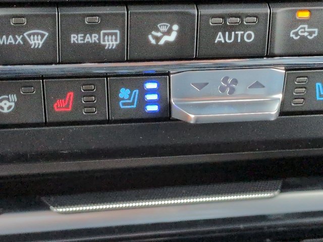 New 2026 Ford F350 Platinum w/ FX4 Off-Road Package AWD/4WD image 24
