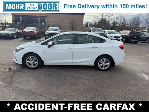 Used 2017 Chevrolet Cruze LT w/ Convenience Package image 2