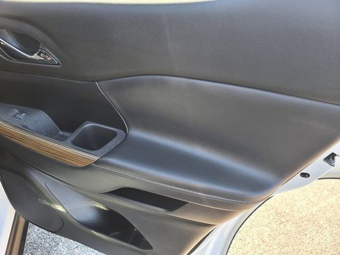 Used 2020 GMC Acadia SLE w/ Driver Convenience Package image 19