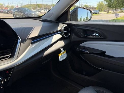 New 2026 Chevrolet Trax LT w/ Driver Confidence Package FWD image 17