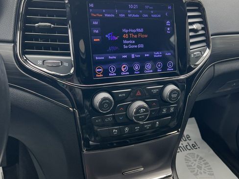 Used 2019 Jeep Grand Cherokee Limited X image 23