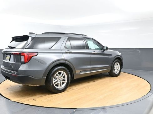 Used 2025 Ford Explorer Active RWD image 11