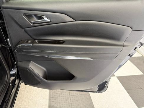 Used 2024 Chevrolet Traverse LS FWD image 31