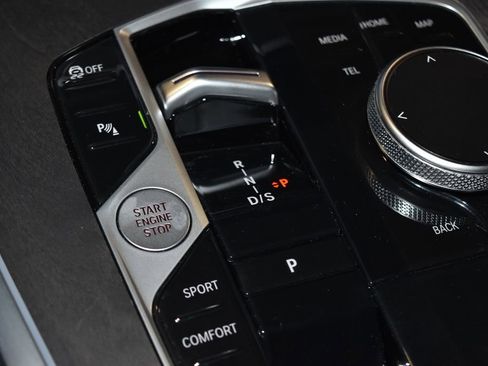 Certified 2025 BMW X7 xDrive40i image 16