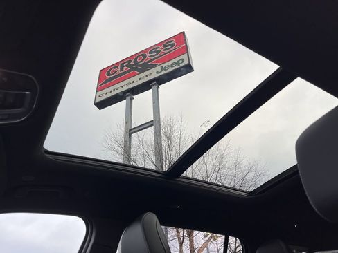 New 2025 Jeep Grand Cherokee L Limited image 5