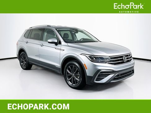 Used 2023 Volkswagen Tiguan SE image 1