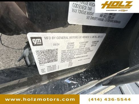 Used 2024 Chevrolet Silverado 1500 LT AWD/4WD image 32