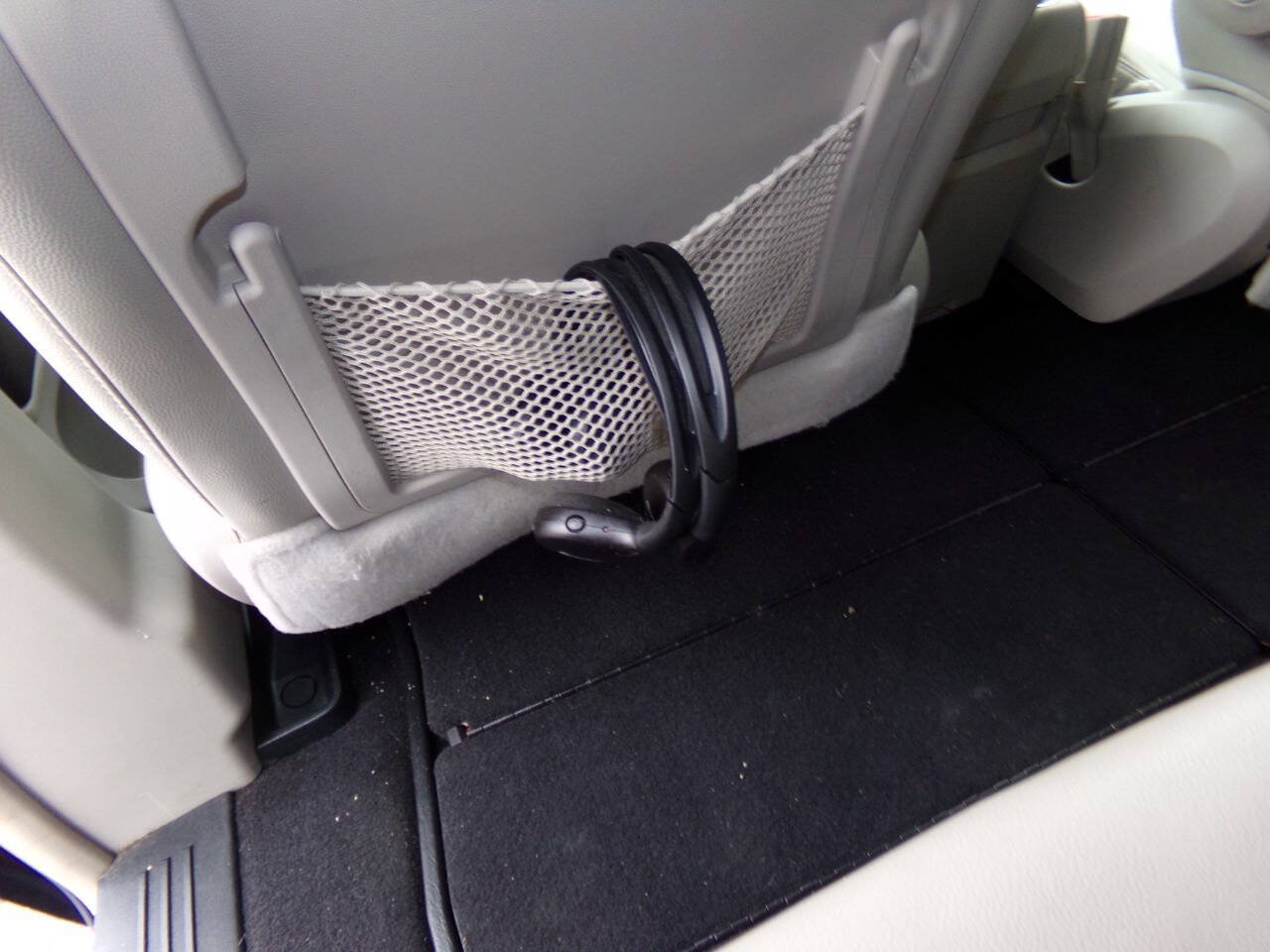 Used 2013 Chrysler Town & Country Touring FWD image 18