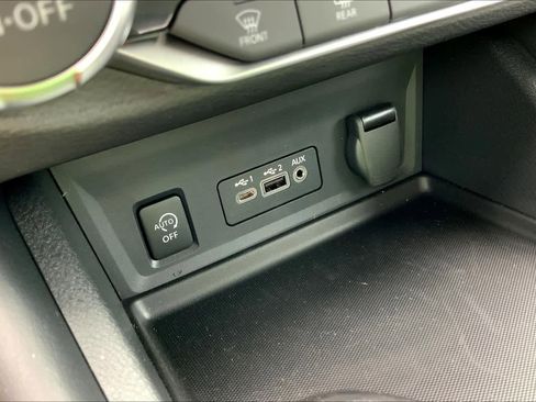 Used 2024 Nissan Sentra SR w/ SR Premium Package image 19