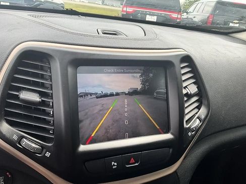 Used 2015 Jeep Cherokee Limited AWD/4WD image 21