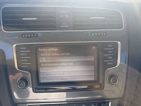 Used 2017 Volkswagen Golf Alltrack SEL image 15