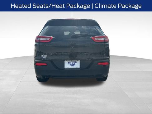 Used 2018 Jeep Cherokee Latitude w/ Cold Weather Group image 4