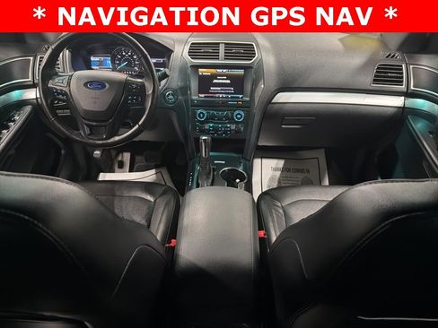 Used 2016 Ford Explorer XLT w/ Equipment Group 202A image 2