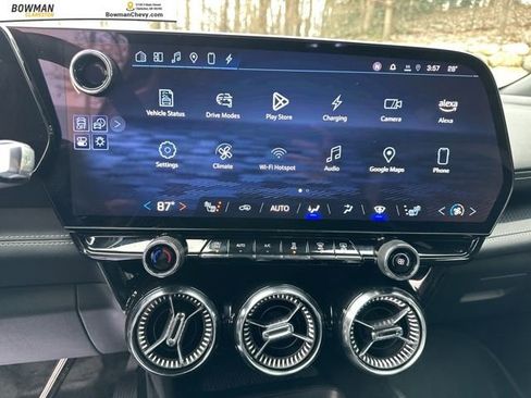 Used 2024 Chevrolet Blazer EV LT image 17