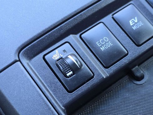 Used 2015 Toyota Camry XLE image 20