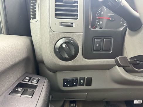 Used 2013 Nissan NV 3500 SL w/ Technology Pkg image 29