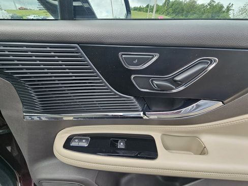 Used 2020 Lincoln Corsair Standard image 25