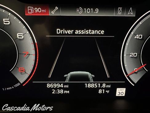 Used 2019 Audi Q8 Prestige w/ Luxury Package AWD/4WD image 16