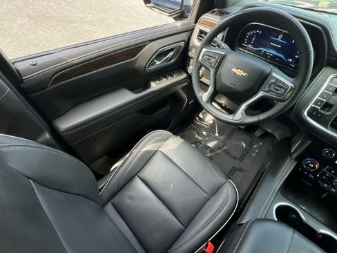 Used 2023 Chevrolet Tahoe Premier AWD/4WD image 16