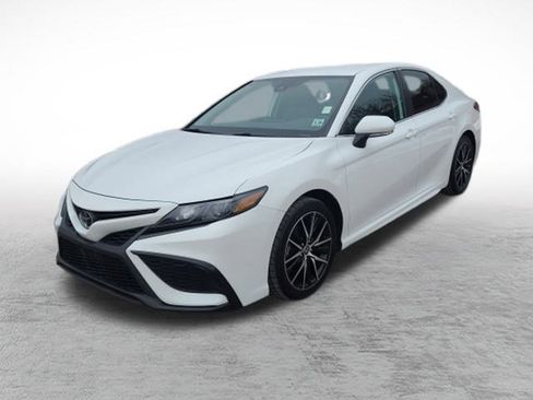 Used 2023 Toyota Camry SE image 33