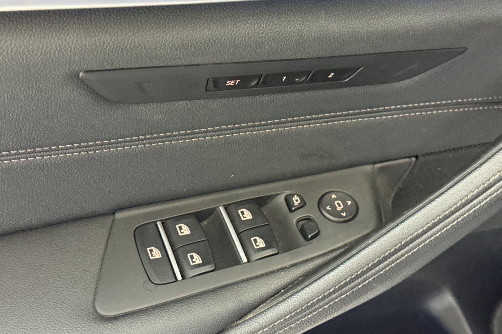 Used 2023 BMW 530e w/ Convenience Package RWD image 14