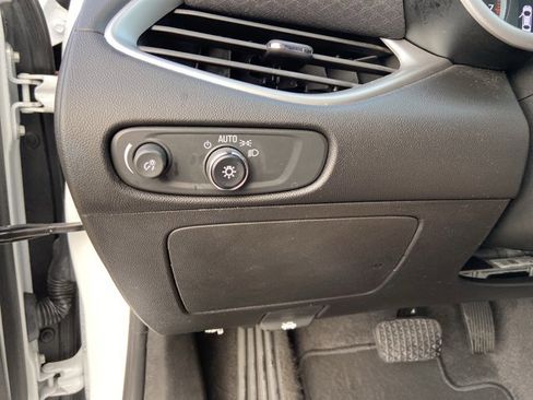 Used 2024 Chevrolet Malibu LT image 41