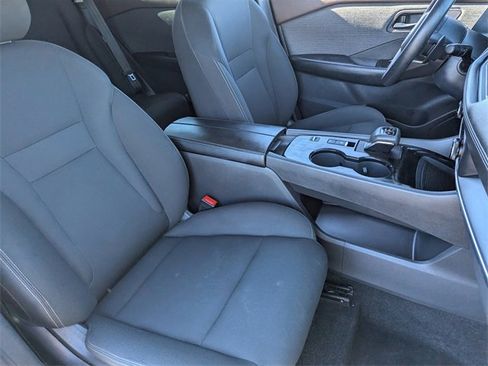 Used 2023 Nissan Rogue S image 10