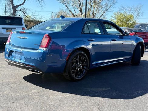 Used 2022 Chrysler 300 Touring L w/ Comfort Group AWD/4WD image 7