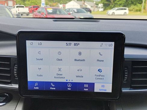 Used 2022 Ford Explorer XLT w/ Equipment Group 202A AWD/4WD image 35