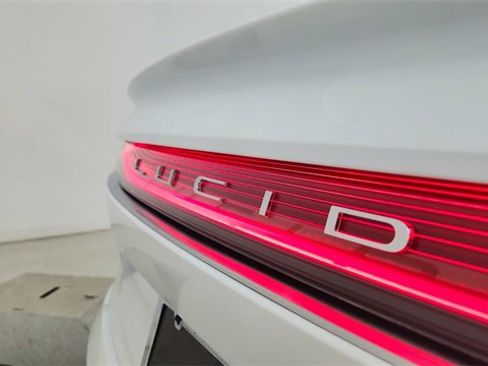 Used 2024 Lucid Air Touring image 17