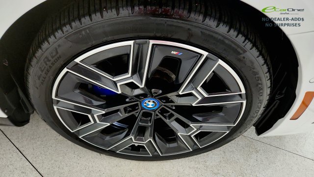 Used 2025 BMW i5 eDrive40 w/ M Sport Package AWD/4WD image 70
