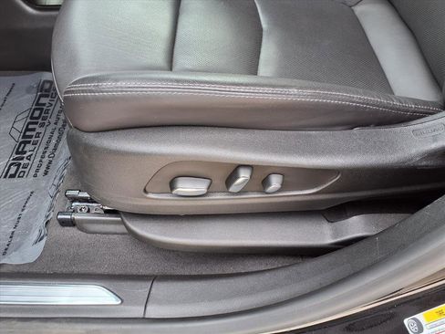 Certified 2025 Cadillac XT5 Premium Luxury image 20