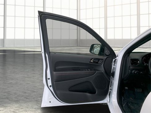 Used 2025 Dodge Durango GT w/ Blacktop Package image 18