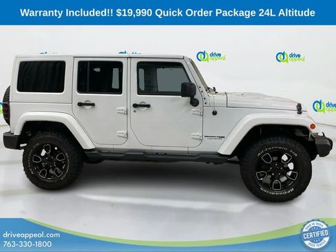 Used 2018 Jeep Wrangler Unlimited Sahara image 4