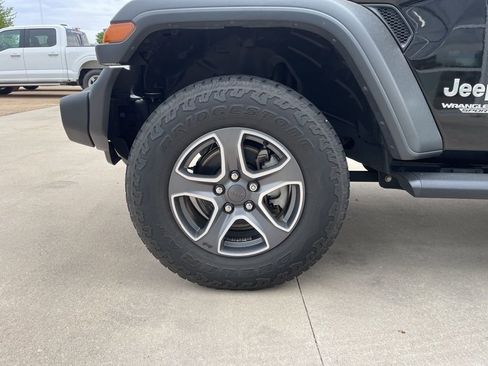 Used 2020 Jeep Wrangler Sport AWD/4WD image 15