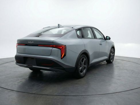 Used 2025 Kia K4 LXS image 9