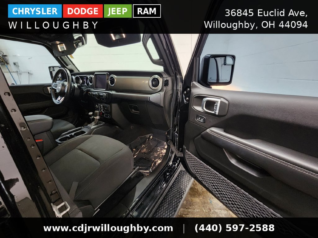 Used 2023 Jeep Wrangler Unlimited Sahara w/ Cold Weather Group AWD/4WD image 34